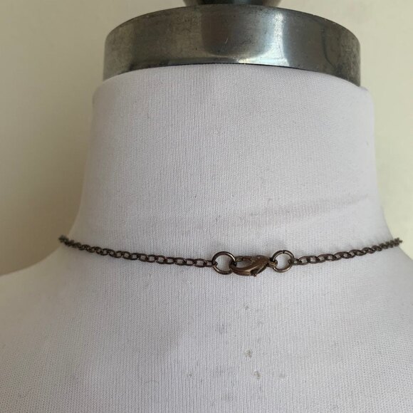 Long Golden Leafy Pendant Necklace - Picture 4 of 4